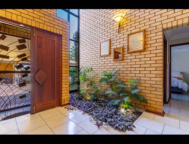 5 BEDROOM HOUSE FOR SALE IN VANDERBIJLPARK SW 5